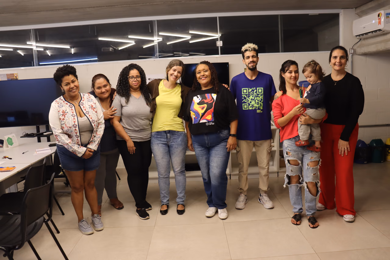 foto coletiva do encerramento da turma.